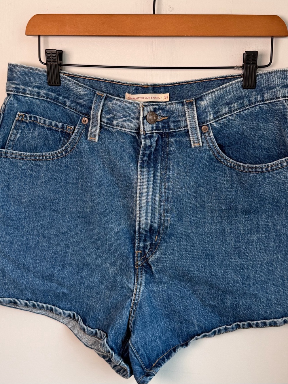 Levi’s High Waisted Mom Short - 100% Cotton - Picture 5 of 10